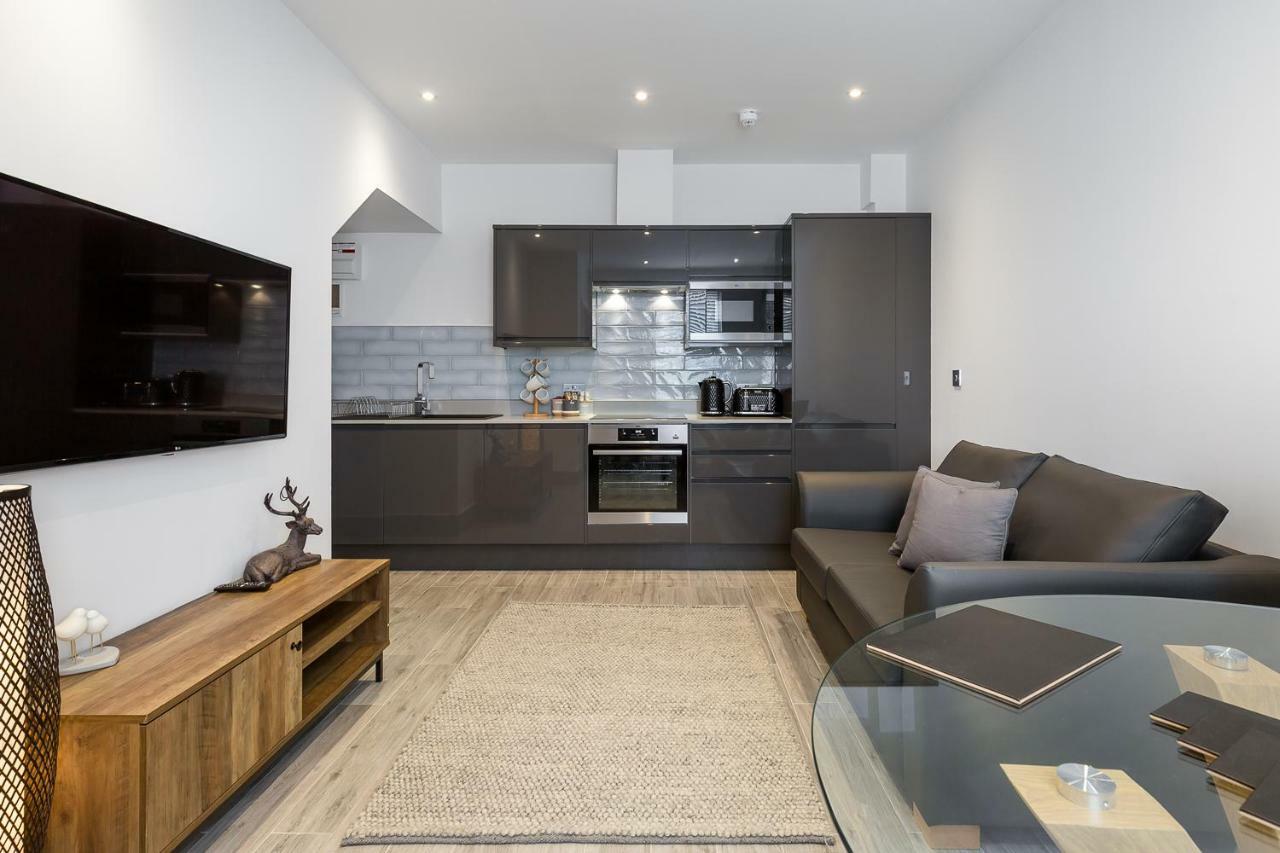 The Lion Gate Apartments East Molesey Bagian luar foto